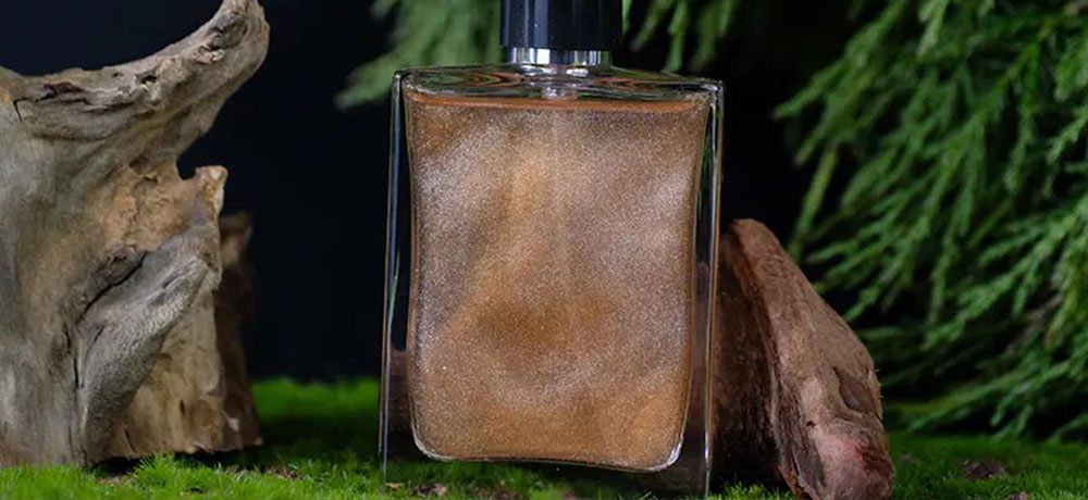 Nước hoa và thuốc xịt khử mùi